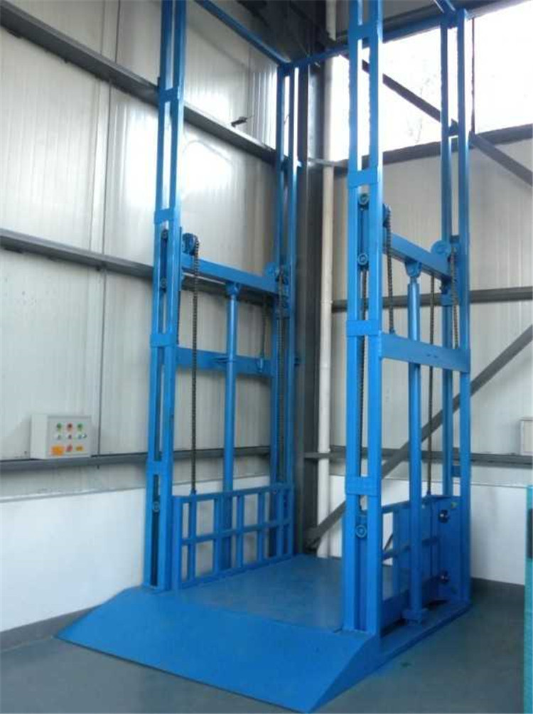 絞籠鋼絲繩式提升機